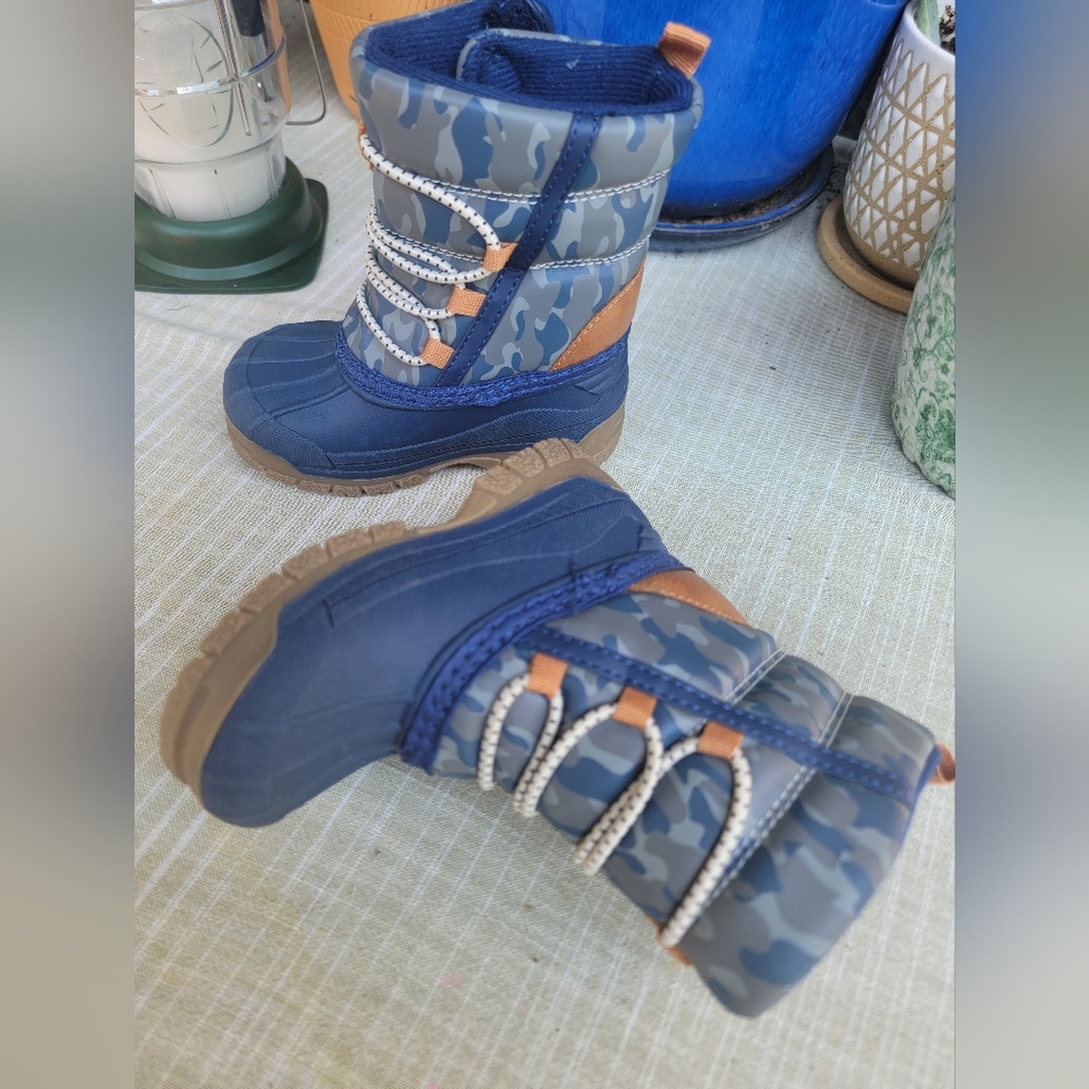 Osh Kosh nwot winter boots - Picture 2 of 6